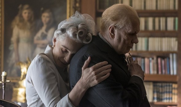 L'ora più buia (Darkest Hour) è un film del 2017 diretto da Joe Wright.