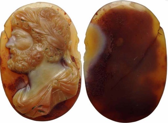 Cammeo in sardonica con busto di Caracalla 210/217 d.C. 25x17x4 mm Lotto 322 – 18.500/23.000 GBP