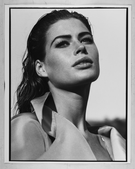 Albert Watson,  Blumarine, Los Angeles – primavera/estate 1991. Modella: Carré Otis. Photo by Albert Watson