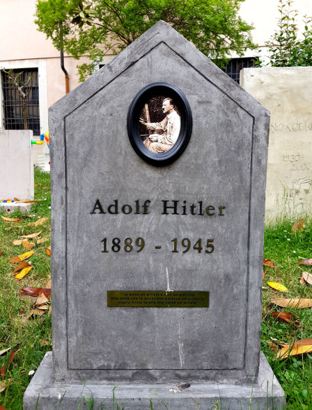 Cimitero Artisti Cattelan Carrara