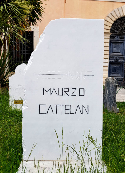 Cimitero Artisti Cattelan Carrara