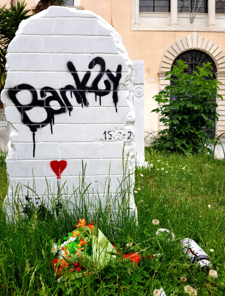 Cimitero Artisti Cattelan