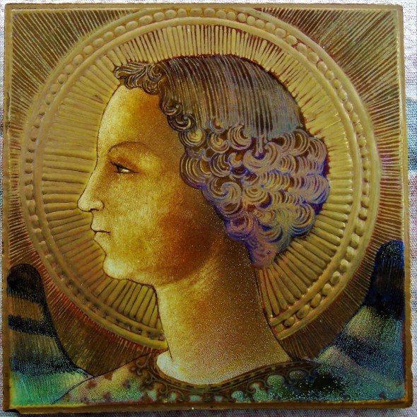 Foto prima opera di Leonardo da Vinci raffigurante l'Arcangelo Gabriele dipinto su una quadrella
