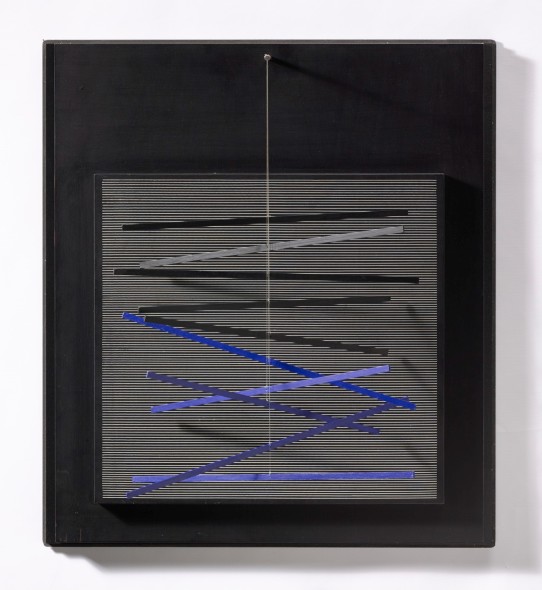 Jesùs Rafael  Soto, Petite Vibration Brique et Noire, 1966, EST. € 5.000 - € 7.000
