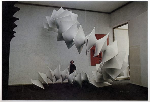 La Struttura Modulare Bianca di Bonalumi del 1970 (corriere)