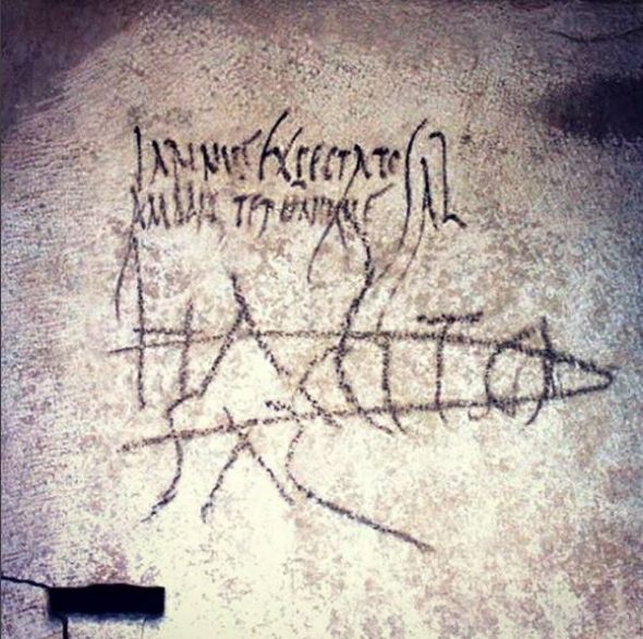 iscrizione su una tomba a Pompei con il disegno di un fallo