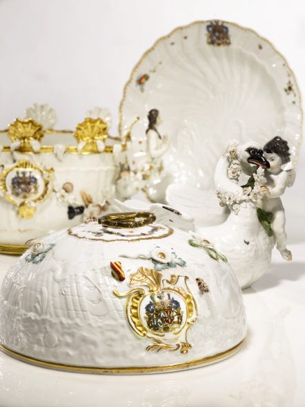 A Selection of Pieces from the Meissen Swan Service, 1737-41, Estimates ranging from $ 8,000 to 250,000