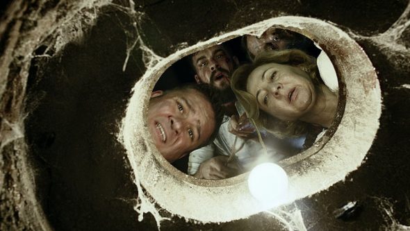 The Bar la recensione del film di Álex De la Iglesia sul catalogo Netflix