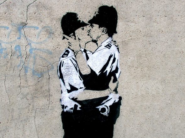 Banksy, Kissing Coppers