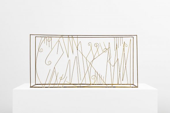 FAUSTO MELOTTI Contrappunto in Omaggio a G. Petrassi, 1980 ottone, 31 × 65,5 × 12,5 cm