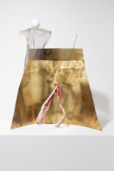 FAUSTO MELOTTI La Creazione del Mondo, 1978 ottone e stoffa dipinta 90 × 74 × 36 cm