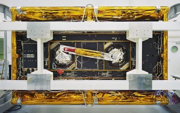 Thomas Struth_GRACE-follow on. Veduta dal basso. IABG, Ottobrunn, 2017 © Thomas Struth