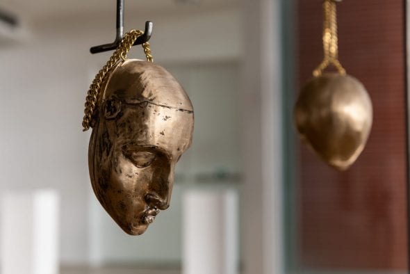 David Casini in collaborazione con / in partnership with Verniani Bags Tre piccole gioie 2019 Ottone, ferro, Doppio Circuito Scandicci 2019