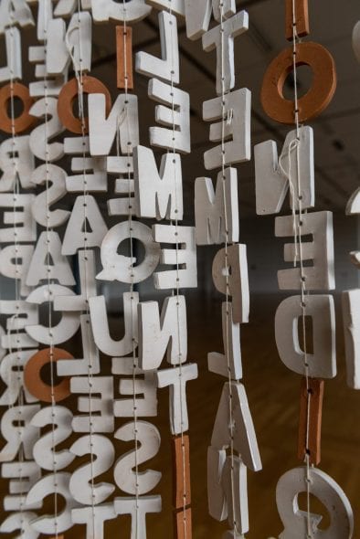 vSabrina Mezzaqui in collaborazione con / in partnership with Ceramiche F.lli Bartoloni Ciotola (dettaglio /detail) Lettere e ciotole in ceramica, filo, Doppio Circuito Scandicci 2019