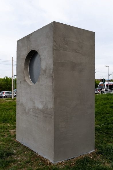 David Casini in collaborazione con Powersoft Audio Solo un pezzo, solo dai 2019 Cemento, amplificatore sonoro, cassa acustica, Doppio Circuito Scandicci 2019