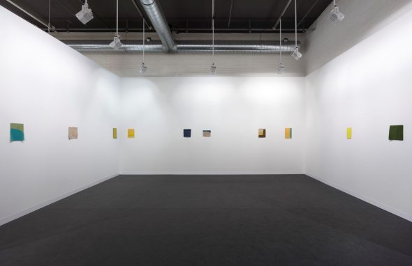 Helen Mirra & Allyson Strafella, Fieno (Hay), 2019 Installation view at Art Basel Feature 2019, Hall 2.1, Booth T8 Ph. Andrea Rossetti