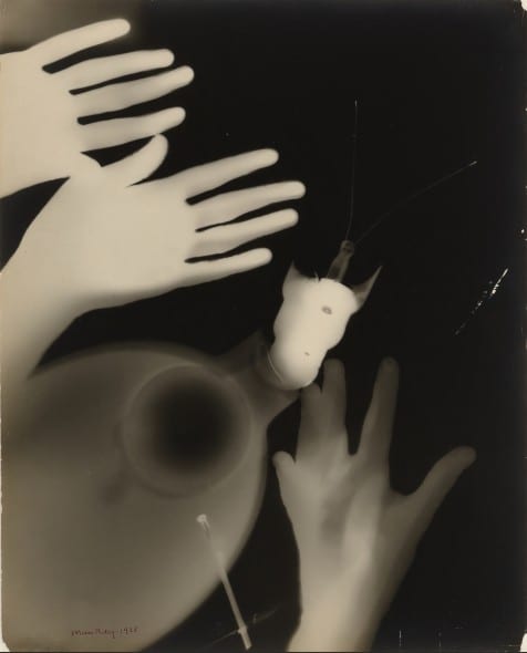 Man Ray, Rayographie,1925, photogram, 50 x 40.5 cm. Collection Museum Boijmans Van Beuningen.
