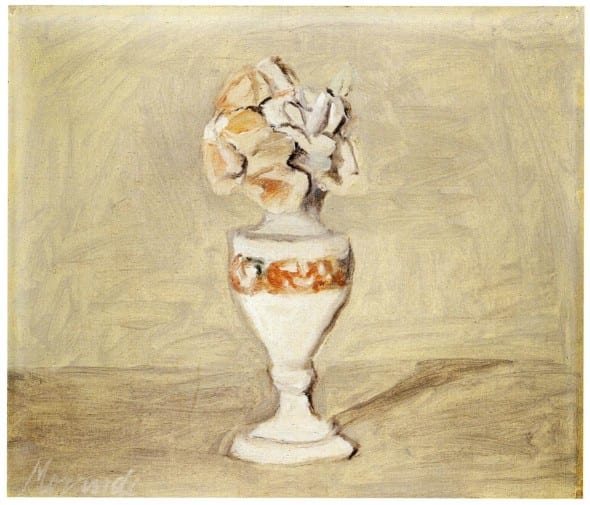 Giorgio Morandi: Fiori, Olio su tela 29,9 x 35,1 cm, 1947. Credit line: Firenze, Fondazione di Studi di Storia dell’Arte Roberto Longhi