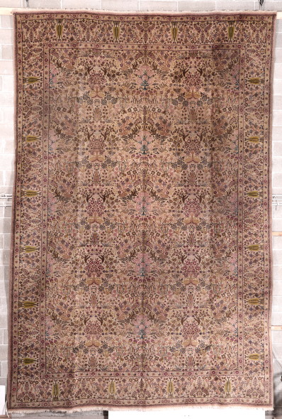 Tappeto persiano Royal Tabriz fine XIX seccolo campo beige con drcori fitomorfi. bordura con alberi cm 516x344 € 4.200 - 4.400 