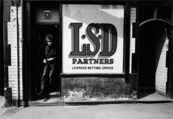 Bob Dylan, LSD, Sheffield, England, 1966 by Barry Feinstein