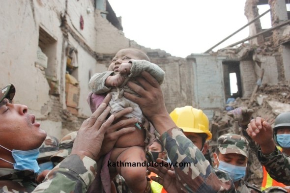 Nepal-terremoto-neonato-sopravvissuto
