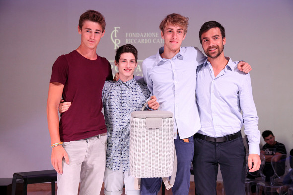 Mario Ferrarini, insieme ai ragazzi della Scuola Oliver Twist, designer de LE GERLE.