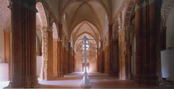 Sede CSAC_Abbazia Valserena, Navata centrale della chiesa, allestimento di Carlo Quintelli, Foto Paolo Rosselli 2002