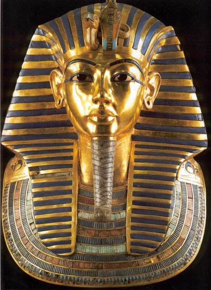 Maschera di Tutankhamon restaurata 