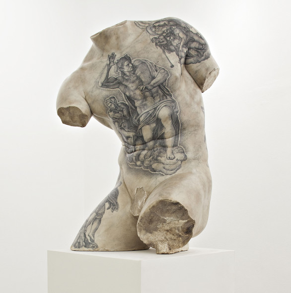 Fabio Viale Kouros 2015 Marmo bianco e pigmenti, 88x50x55 cm Courtesy: Galleria Poggiali e Forconi / Firenze