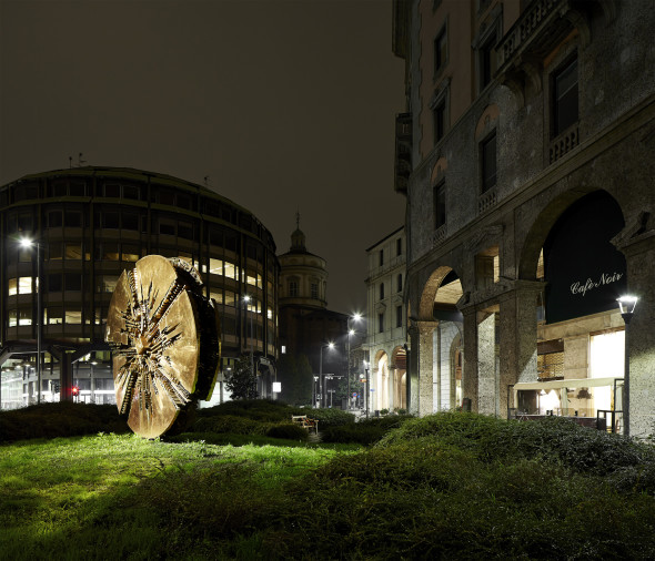 Piazza Filippo Meda, Milano 2015 © Luca Rotondo 