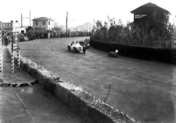  Mille Miglia 1949. Passaggio a Piacenza. Publifoto Milano, Sport