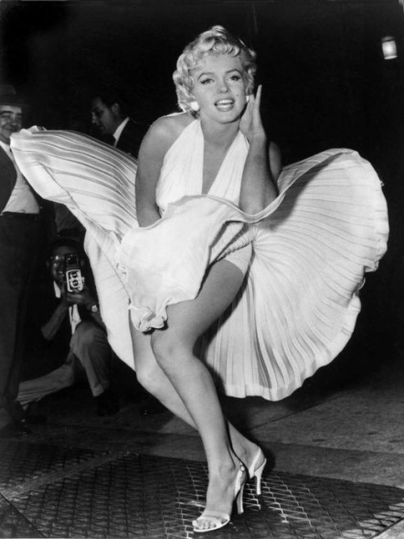 Una foto simbolo di Marilyn Monroe (1926-1962) tratta dal film "Quando la moglie è in vacanza"