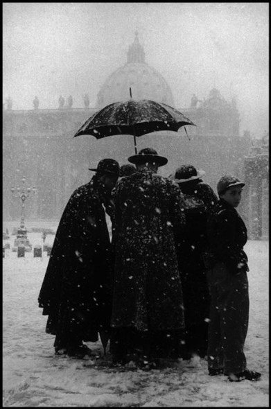 Leonard Freed - Neve a Piazza San Pietro, Roma 1958