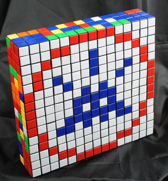 Invader ROR 2009 Assemblaggio di cubi di Rubik, 27x27x5,5 cm Collezione Jacques et Thierry, Parigi