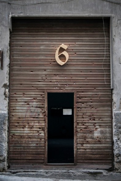 6_Miracolo (2015), ingresso, Via delle Zite 40, Napoli, Courtesy Maddalena Tartaro
