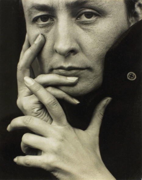 Alfred Stieglitz - Georgia O'Keeffe, Hands, 1918