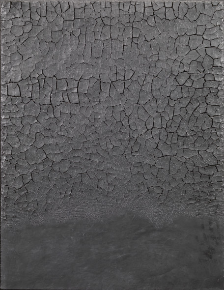 Alberto Burri  Nero cretto, del 1975 (acro vinilico su cellotex, cm 100x70, stima: 1.400.000/2.200.00 Euro)