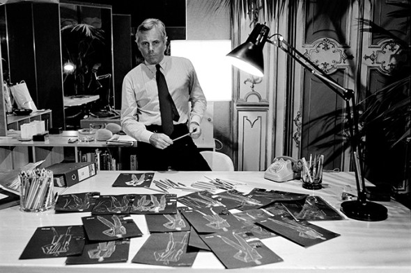 Milano 1980-Giorgio Armani fotografato da Mauro Galligani nel suo atelier