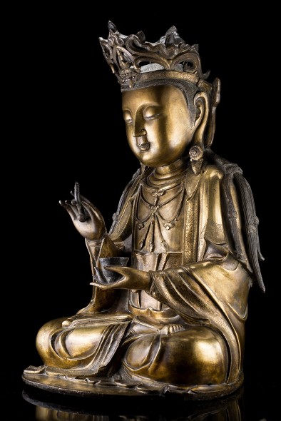 Grande Guanyin in bronzo dorato, in posizione dhyanasana, Cina, dinastia Ming, XVIIsec Valutazione 60.000,00 - 80.000,00€