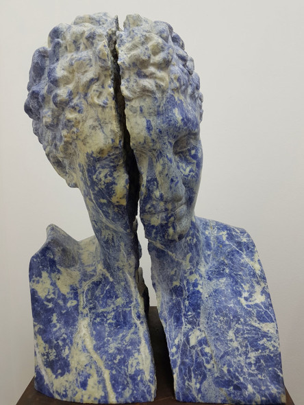 Massimiliano Pelletti, Broken blue, sodalite boliviana, 2017
