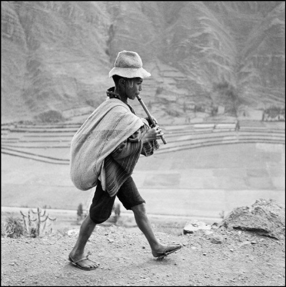Werner Bischof, On the road to Cuzco, near Pisac. Peru, May 1954 © Werner Bischof / Magnum Photos