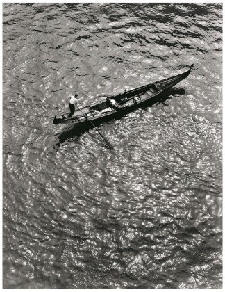 Fulvio Roiter Venezia, Gondola dall'alto del Ponte di Rialto, 1953 