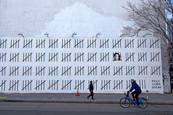 Il murales di Banksy dedicato a Zehra Doğan