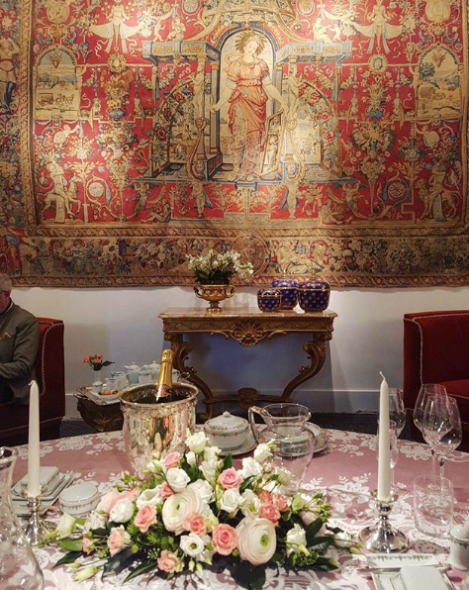 Una foto dell'allestimento a Palazzo Crespi da Artcurial a Milano, dove fino al 25 marzo sono in mostra alcuni  lotti provenienti dal Ritz di Parigi che andranno in asta a Parigi  