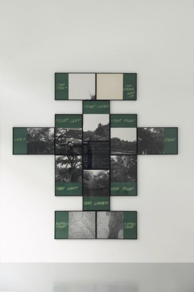 Vito Acconci Margins, 1969, 13 elementi composti da gesso smalto, fotografia e stampa ai sali d'argento, cm. 241,3 x 241,3