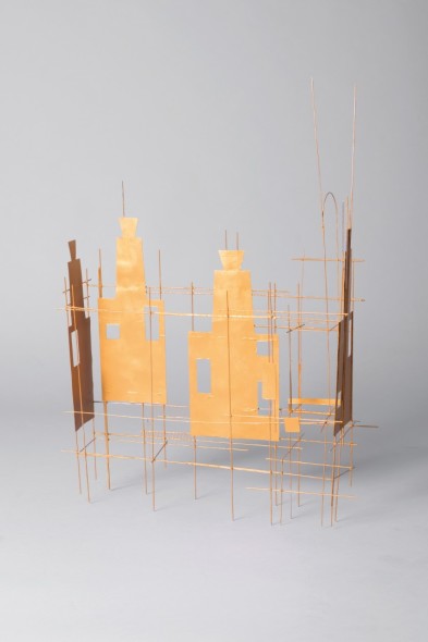 Isabella Angelantoni Geiger - Red house, 2018 - Ferro, filo di cotone, carta, acrilico - 62x46x18 cm - Courtesy 29 ARTS IN PROGRESS gallery