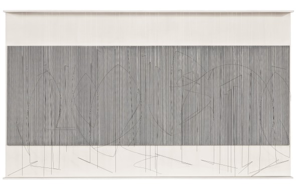 Jesús Rafael Soto, senza titolo (Escritura), 1974, Holz, Draht, Farbe und Nylonsaiten, 102 x 172 x 30 cm, prezzo realizzato € 491.000
