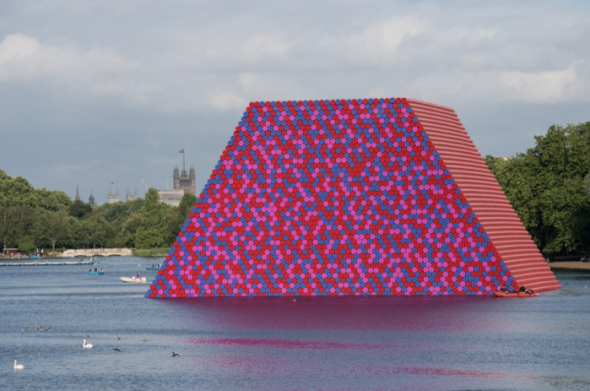 Christo and Jeanne-Claude The London Mastaba, Serpentine Lake, Hyde Park 2016 - 2018 © Christo Photo: Wolfgang Volz