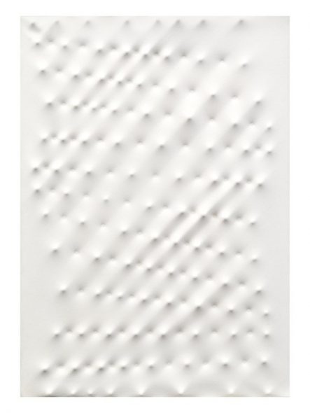 Lotto 381 ENRICO CASTELLANI (1930-2017) Superficie bianca 1993 acrilico su tela cm 70x50 firmato, datato e titolato sul retro