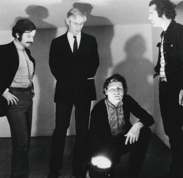 Da sinistra Achille Bonito Oliva, Enrico Castellani, Franco Angeli e Pino Pascali, 1968. Courtesy ANSA/ UFFICIO STAMPA ZETEMA/Plinio de Martiis.